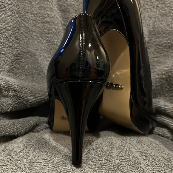 Nickels Black Pump - Picture 6 of 6